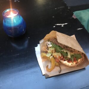 Storms Pakhus - Street Food Odense - Froggys Cafe - Love2Live - Odense - Spisesteder - teeanger - voksne - kristina sindberg - fynske influencers